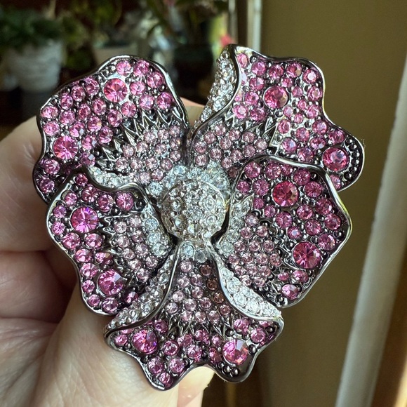 KENNETH J LANE VINTAGE PANSY FLOWER BROOCH/PIN SWAROVSKI CRYSTALS - Picture 1 of 6